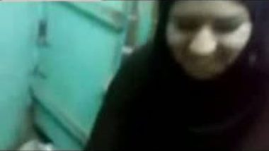 Sinful Arab Girl Playing With Her Boyfriend