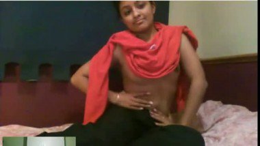 Free porn mms clip of young college girl exposed her naked figure