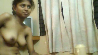 Tamil sexy girl exposed her naked figure on request