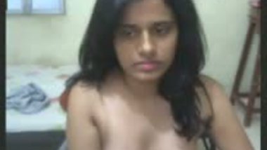 Indian porn tube of desi girl playing with pussy