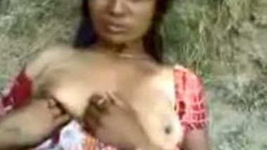 North Indian Aunty giving blowjob to her Customer