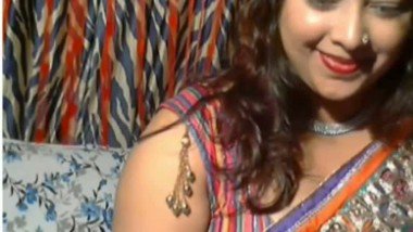Mature Aunty exposed huge boobs on cam