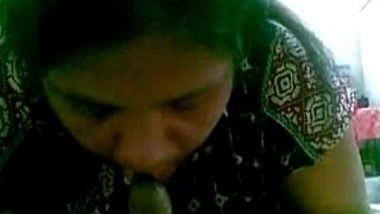 Chennai aunty gives husband blowjob