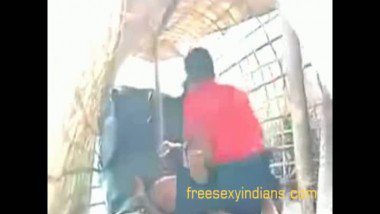 Outdoor Sex of girl fucked in parked boat
