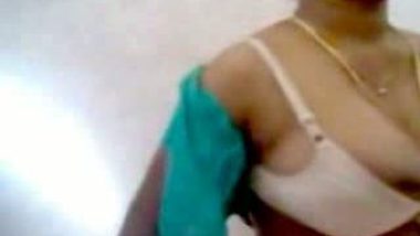 Bathing Videos Of Mom’s Captured by Her Sons..