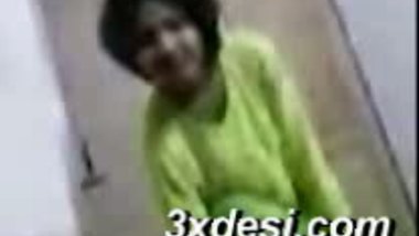 A Hot Girl Shaying & Sex With A strong Indian Boy