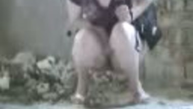 pissing