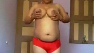Hyderabadi young bhabhi exposed her big boobs