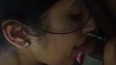 Gorgeous Mumbai girl blowjob session with lover