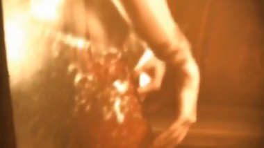 Indian Babe Does Her Dance Before Getting Nude