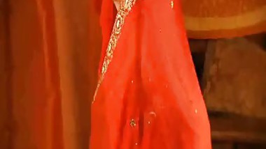 Making me horny for an Indian babe