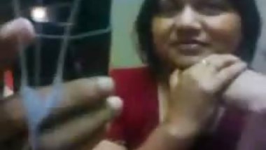 Lubricious Indian bhabhi lets her man fondle her