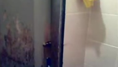 sindhi girlfriend self recorded bath selfie