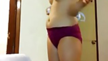 indian girl wearing her dress after fucking