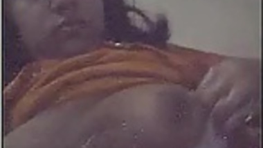 Gorgeous indian aunty on webcam (tits,pussy)
