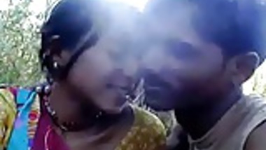 northindia girl show off outdoor and bust girl touch