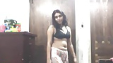 shazia show her phudi