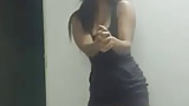 Desi Girl Seductive Striptease Shaking Ass (no nudity)