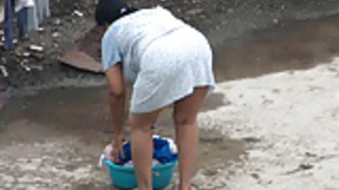 Spying indian Aunty - Ass Bend over - Booty Voyeur