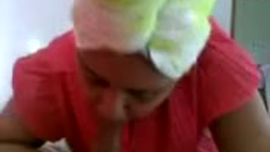 House wife blowjob to devar after morning bath