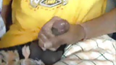 Mallu Girl Handjob On Car