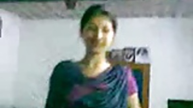cute indian girl nonnude