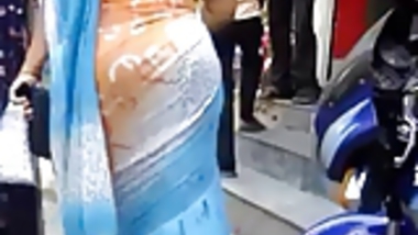 Bangla desi Huge ass aunty hips