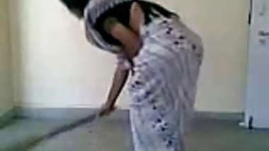 Bangla desi wife sexy farting home alone