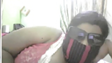 Indian chubby girl strip on cam