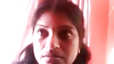 Smart Indian Kerala Aunty Show her HUGE Boobs