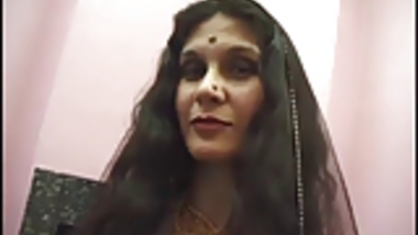 Indian Mature Whore Adaza Fucks