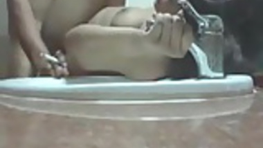22 auntys bathroom p2