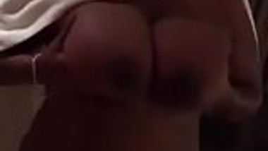 Huge mallu aunty showing her big boobs