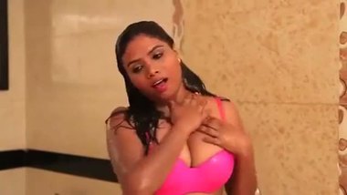 Indian shower sex video big boobs bhabhi with lover