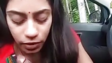Tamil girl Blowjob Like an Expert in Car