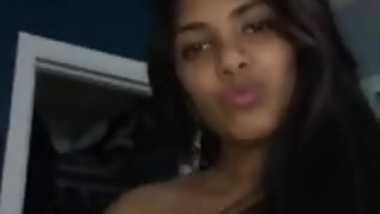 Hot ...Desi girl Dancing