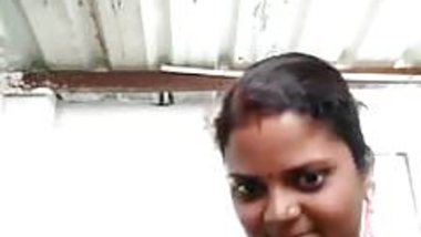 boobby shela aunty showing boobs