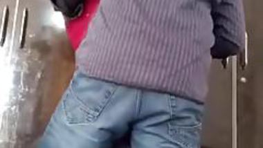 Remove my saree - Desi Escort girl Manusha Tranny exposing