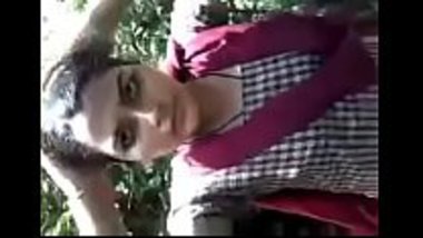 Pressing and sucking sexy boobs of a desi girl