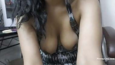 Desi horny secretary pleases her boss