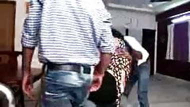 DESI TELUGU AUNTY THREESOME