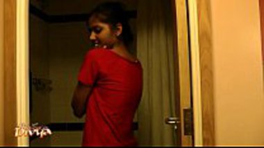 Nude photoshoot of sexy Divya in the shower