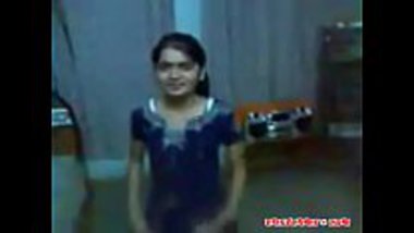 Sexy Punjabi kudi seducing her lover by stripping