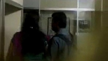 indian student kiss with boyfriend