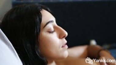 Yanks Violet’s Slow Sensitive Ride to Orgasm