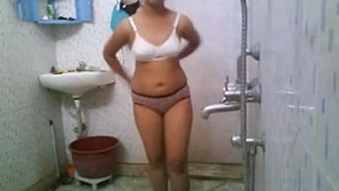 Indian College Babe In Hostel Shower