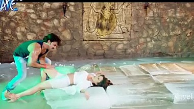 NAVEL - Nidhi Jha Navel Kiss Complitation