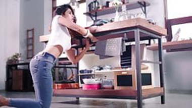 Indian Actress Jeans Ass Show