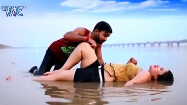 NAVEL - à¤à¥‹à¤œà¤ªà¥à¤°à¥€ का à¤à¤¸à¤¾ गाना आपने नहीं देखा होगा - Laika Babua
