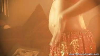 Beautiful Indian Babe Shows Off